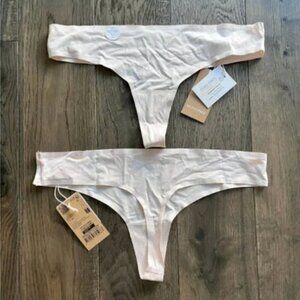 Seamless Thong Underwear Panties 2-Pack Size M Ivory Nude No Show Stretch NWT